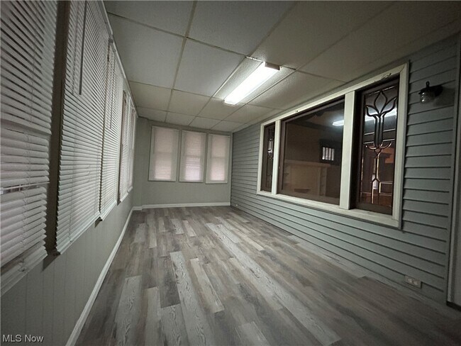 Building Photo - 11718 Oakview Ave