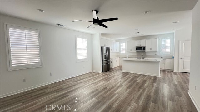 Building Photo - 10840 Pala Bells St