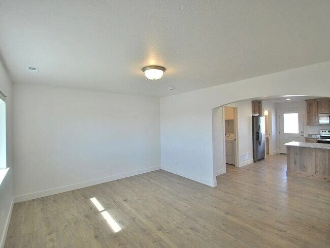 Building Photo - 2333 N 3900 W