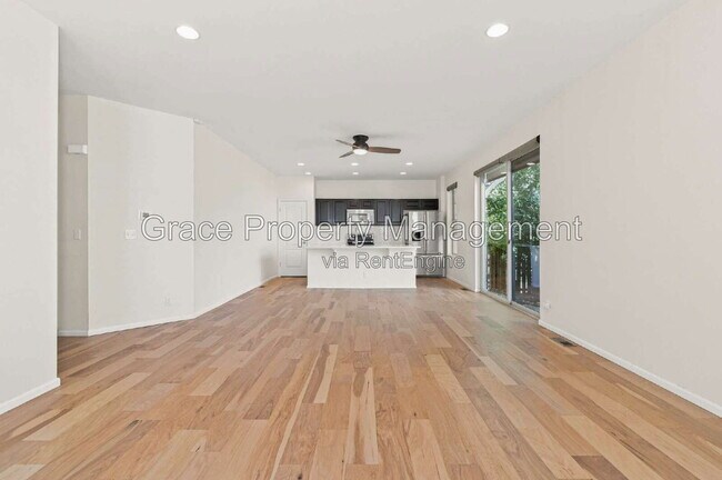 Foto del edificio - 8562 E 49th Pl