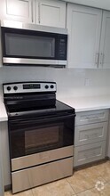 Building Photo - 9371 Fontainebleau Blvd