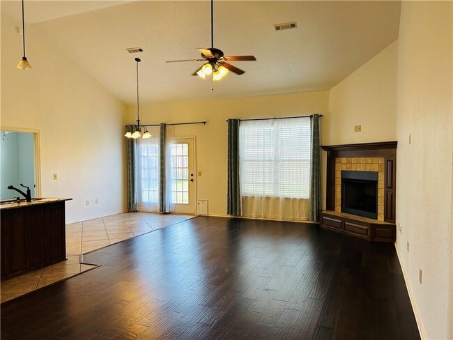 Building Photo - 471 Verona Way