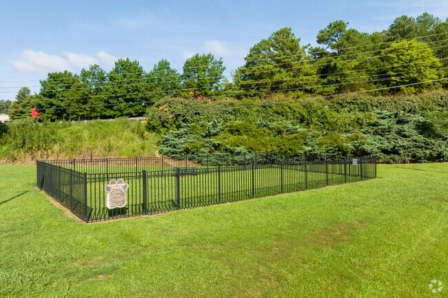 Dog Park - Hills at Hoover Apartments