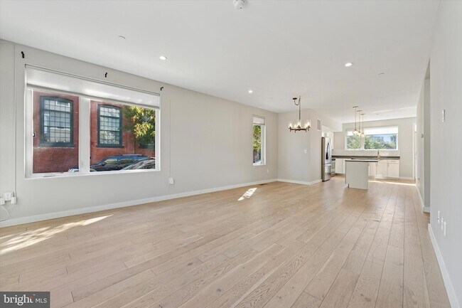 Building Photo - 120 W Oxford St