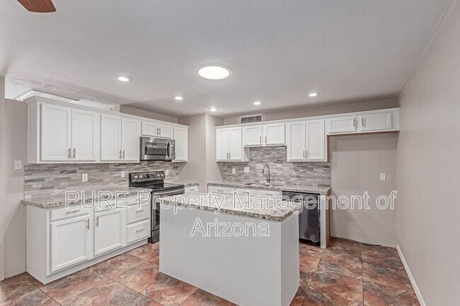 Building Photo - 13849 N 48th Ave
