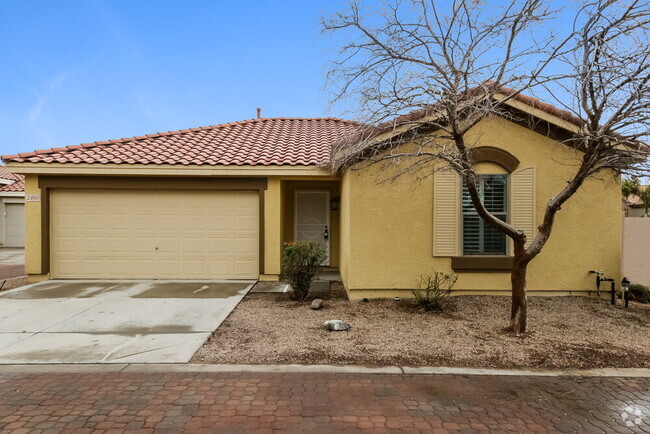 Building Photo - 2466 E Hazeltine Way