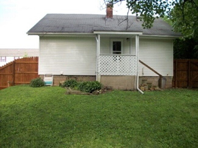 Building Photo - Charming 2 bedroom near IU campus!