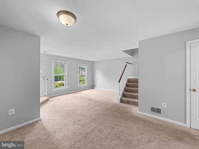 Building Photo - 7466 Towchester Ct