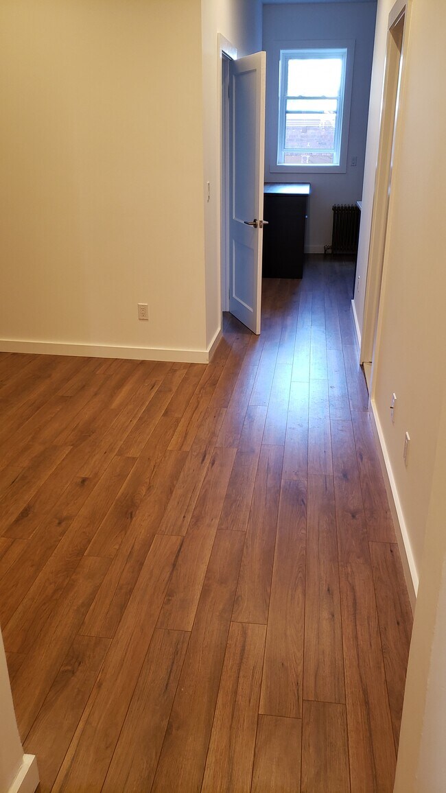 Foto del edificio - 368 Madison Ave