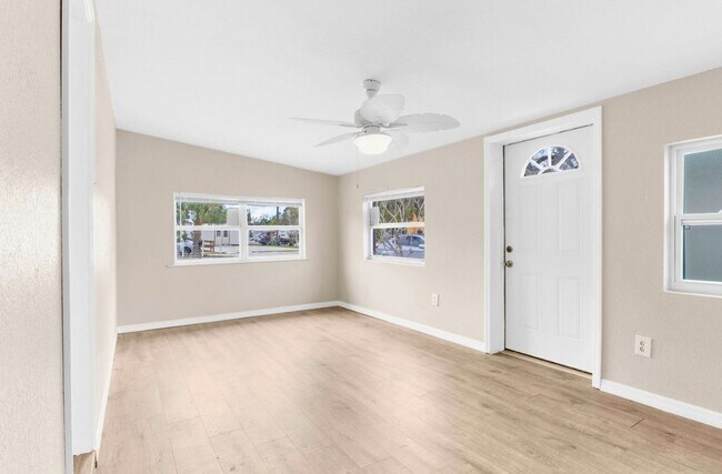 Foto del edificio - Beautiful 3bd/3bath in Sarasota Home just ...