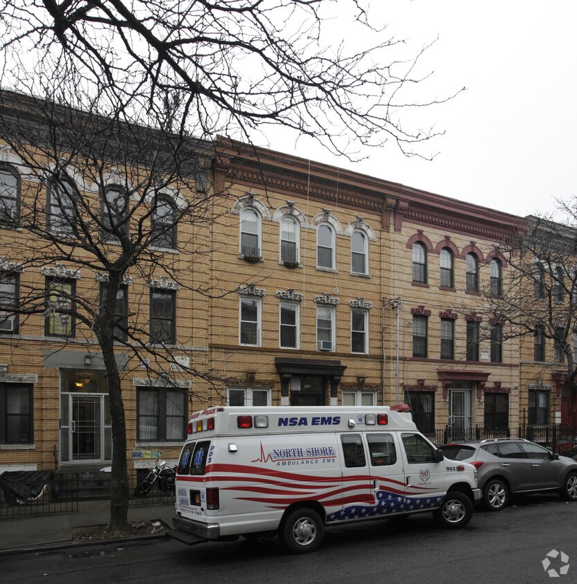 Primary Photo - 405 Suydam St