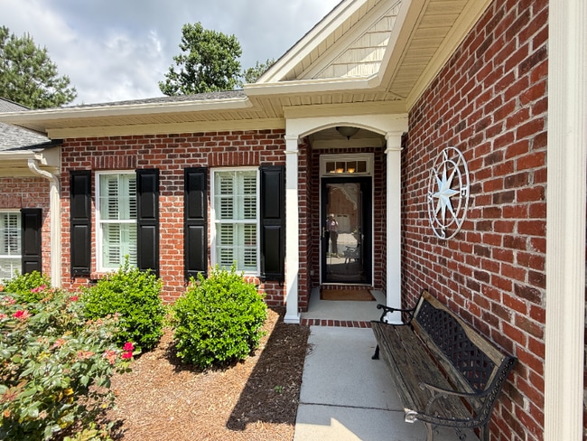 Building Photo - 1102 Kinloch Dr
