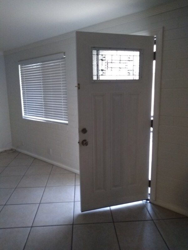 Foto del edificio - 1031 N Holly Ave