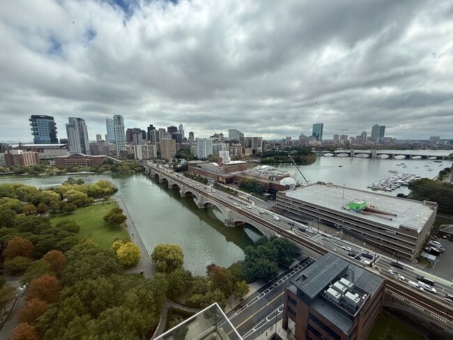 Foto del edificio - 8 Museum Way
