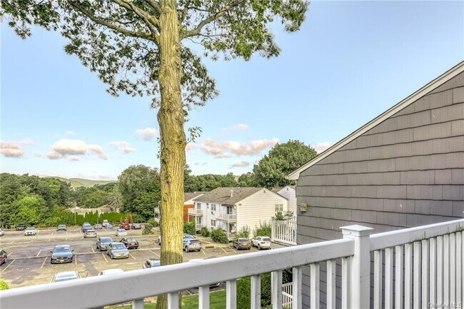 Foto del edificio - 87 Doxbury Ln