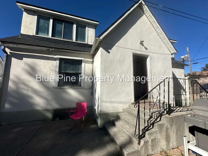 Primary Photo - 458 H St