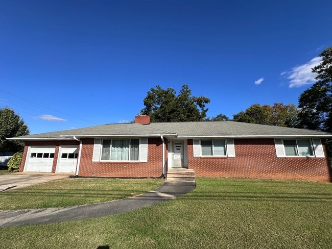 Building Photo - Graham area