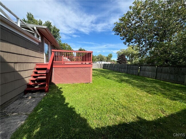 Building Photo - 7870 Oneida Trail