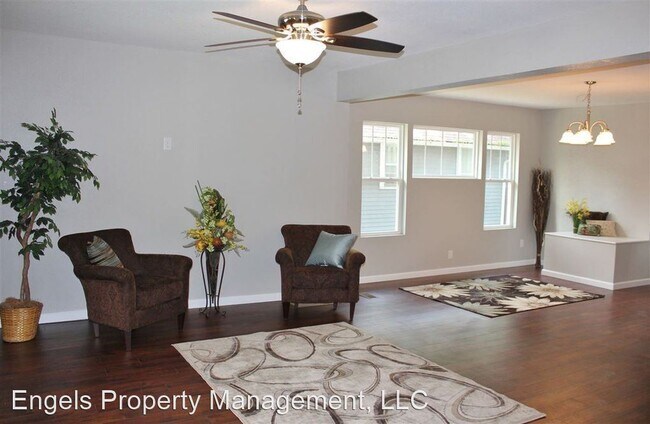 Building Photo - 3 br, 3.5 bath House - 521 W 4th