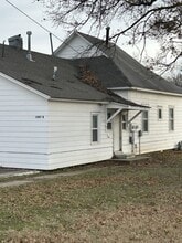 Building Photo - 1007 E Madison St