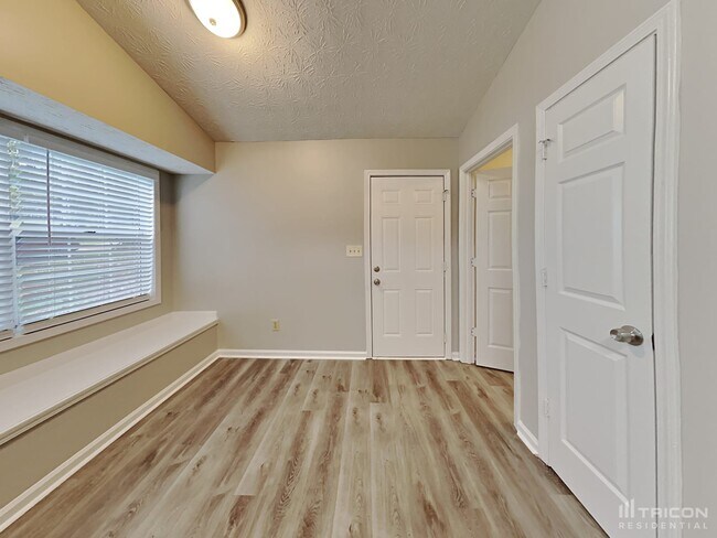 Building Photo - 3734 Windy Hill Dr SE