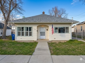Building Photo - 520 5th Ave N