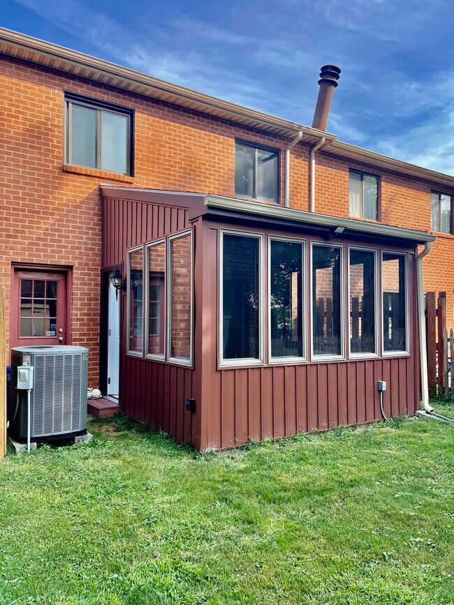 Foto del edificio - 224 Towyn Ct