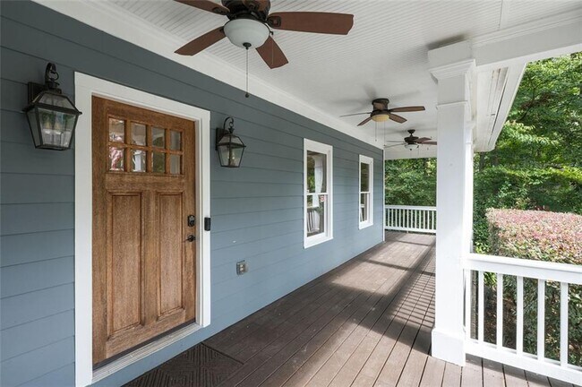 Foto del edificio - 1018 Berne St SE