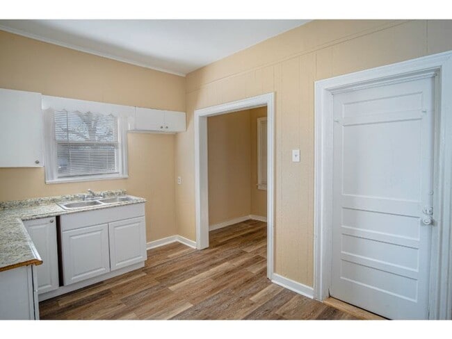 Foto del edificio - 907 Iowa St