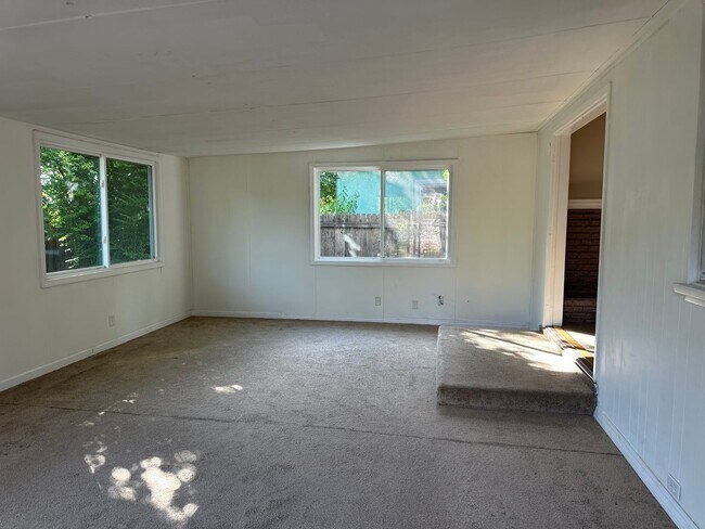 Foto del edificio - 4 Bdrm 2 Bath located in Elk Grove Unifed School District