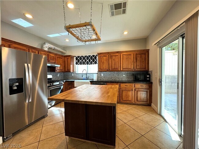 Foto del edificio - 951 Sequoia Ruby Ct
