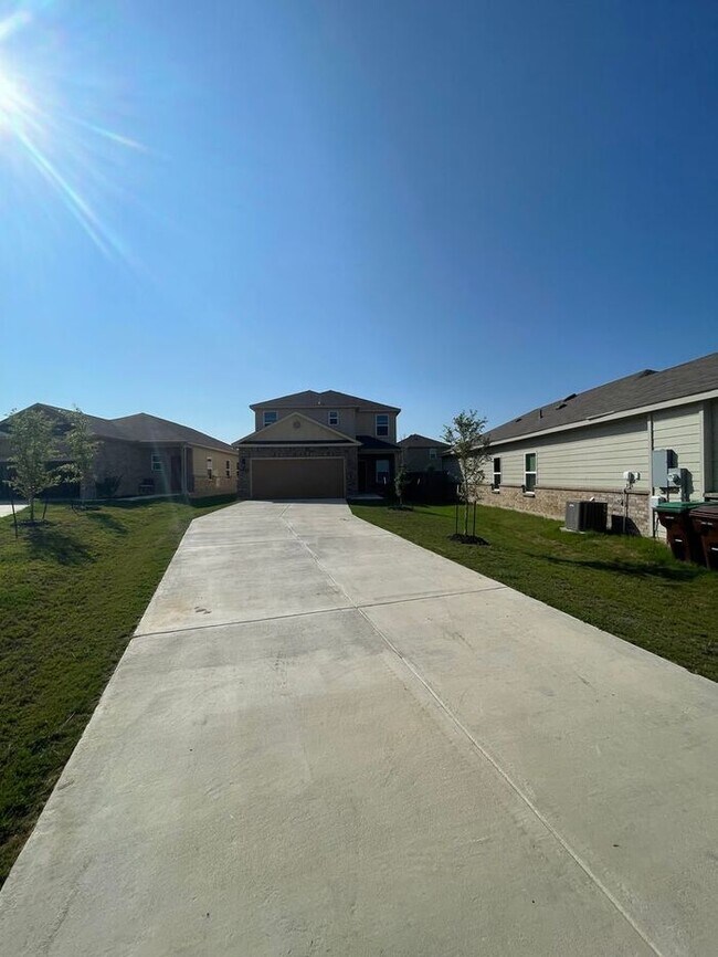 Foto del edificio - Fair Season Treat! | Move In & Enjoy a $250 Amazon Gift Card on Us + Modern 4-Bed, 2.5-Bath Home ...