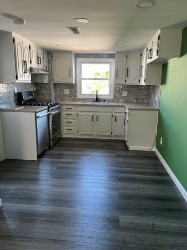 Foto principal - 8360 Ferndale St