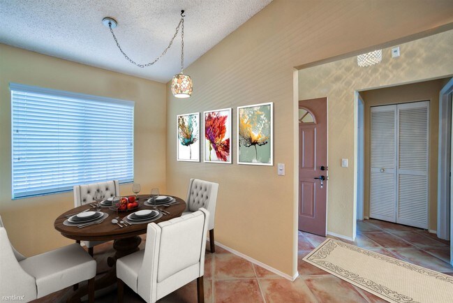 Foto del edificio - 4342 Madeira Ct