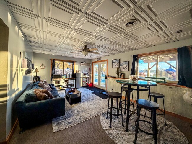 Sala de estar/Comedor - 27885 Bay Shore Dr NW