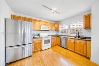 Building Photo - 1825 S Ocean Dr