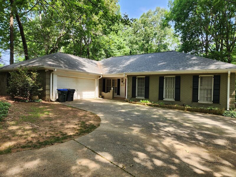 Primary Photo - 1480 Ridgefield Dr