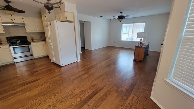 Building Photo - Convenient in Keene