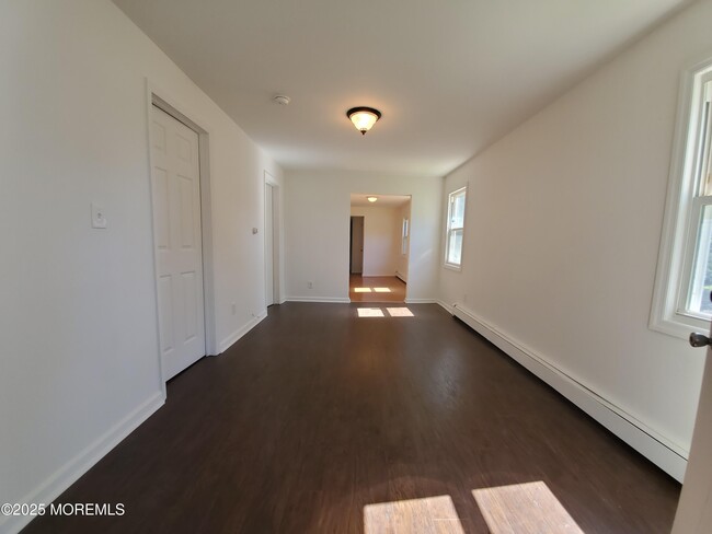 Building Photo - 722 Monmouth Pkwy