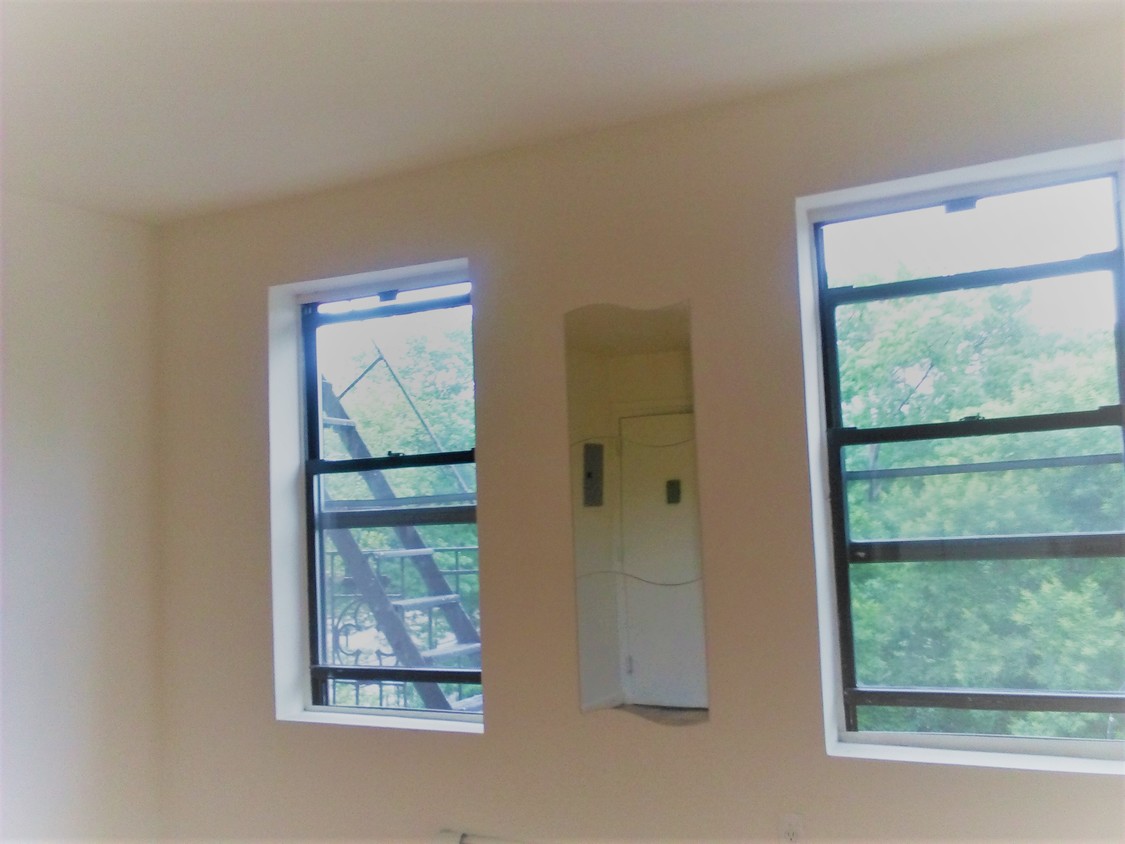 Foto principal - 1374 York Ave