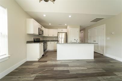 Building Photo - 726 Lamina Dr