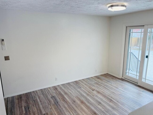 Foto del edificio - 1728 Olympia St