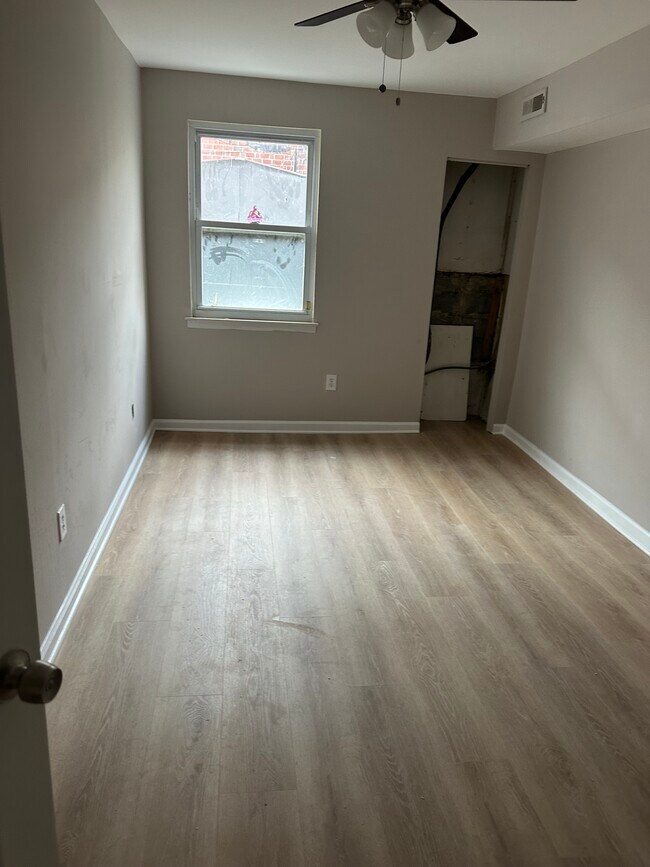 Foto del edificio - 8034 Craig St