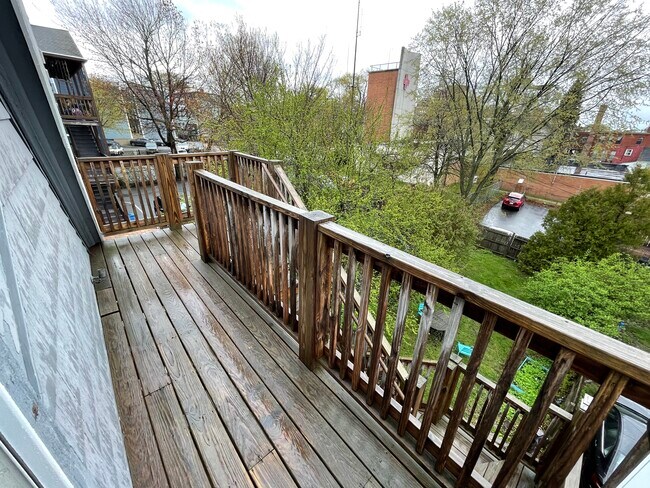 Deck - 180 Neal St