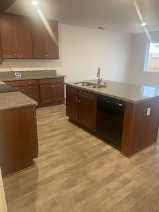 Building Photo - Brand New Townhouse for Rent