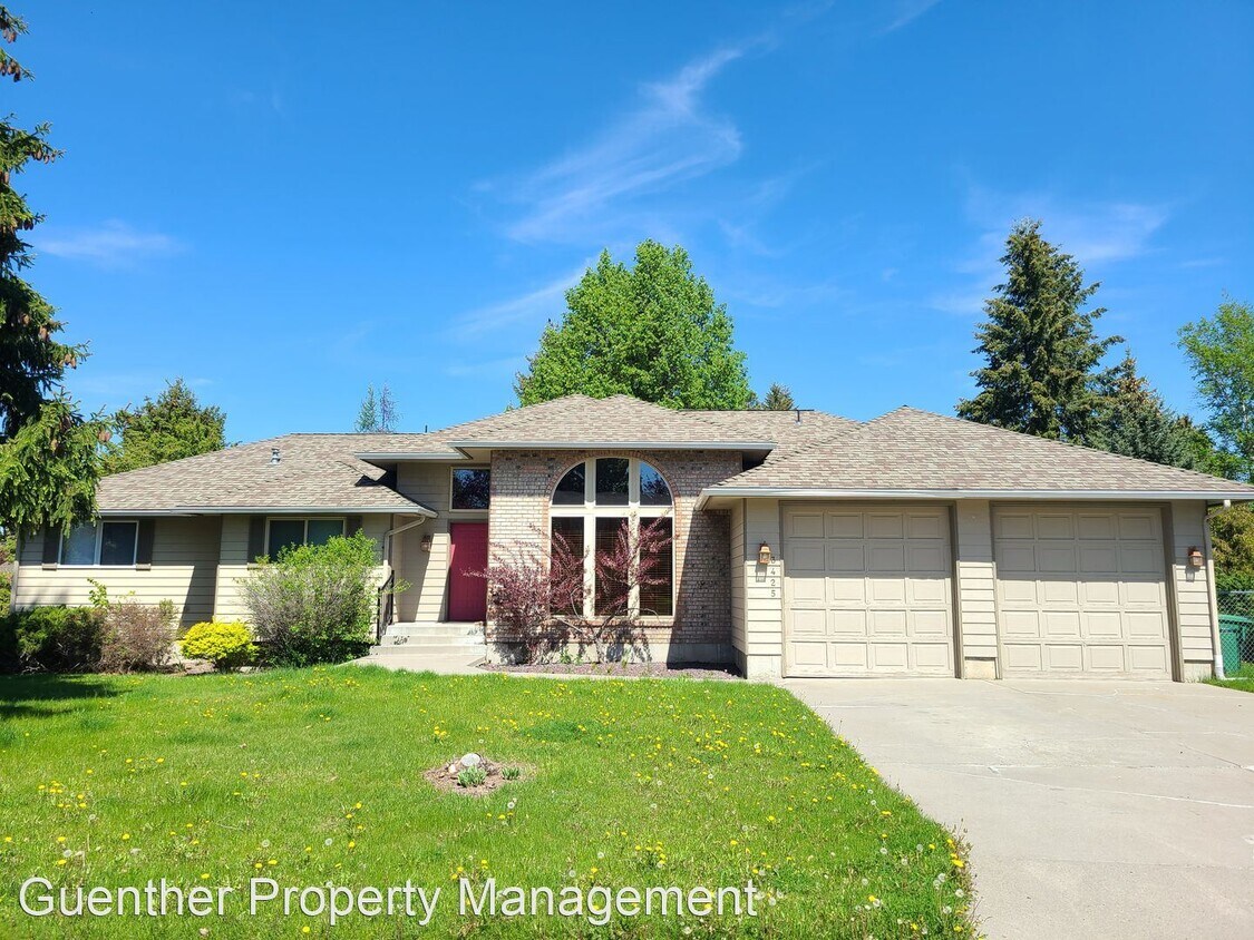 Primary Photo - 5 br, 3 bath House - 3425 E 61st Ave