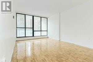 Building Photo - 101 Roehampton Ave