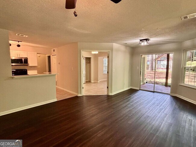 Building Photo - 320 Hawkstone Way