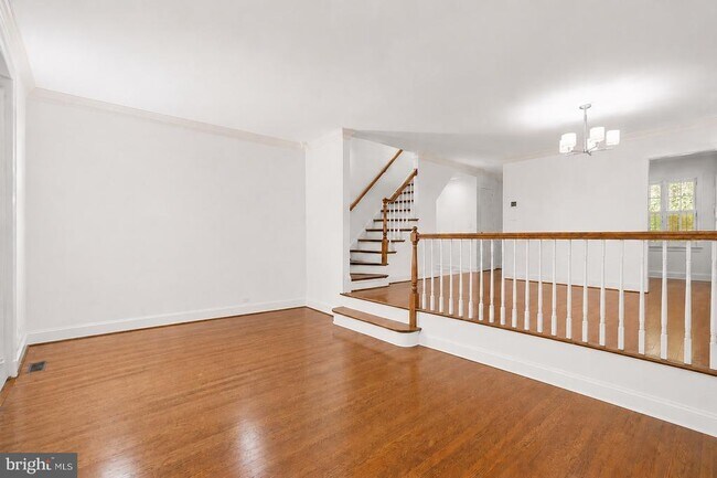 Building Photo - 4422 Westover Pl NW