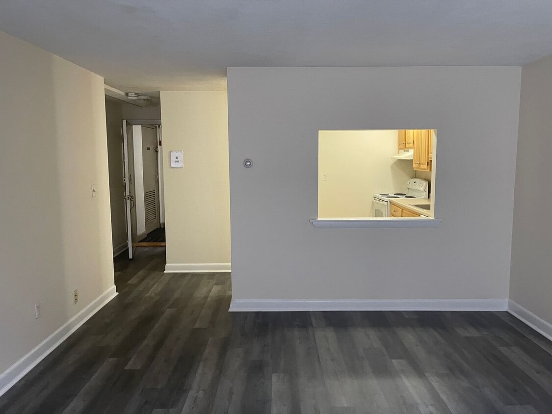 PACKARS CORNER BU AREA Modern 1 bed with Large LR and BR areas, HT and HW Inc NO FEE - PACKARS CORNER BU AREA  Modern 1 bed with Large LR and BR areas, HT and HW Inc NO FEE